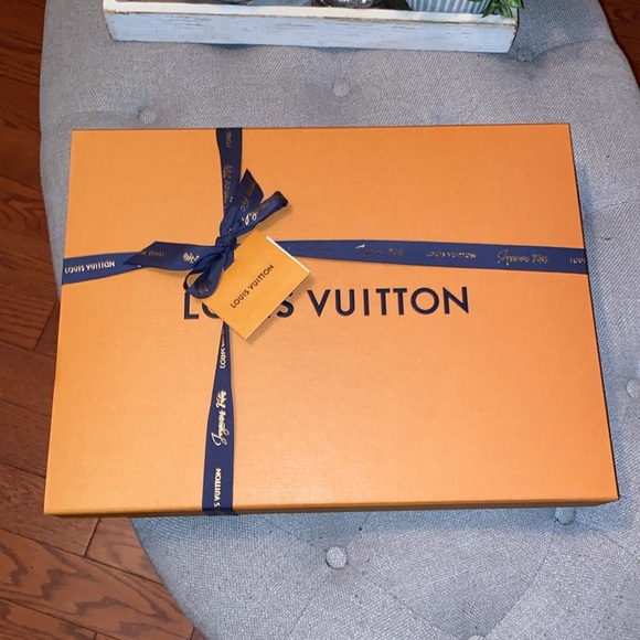Louis Vuitton Neverfull Mono MM & Wristlet Gift Box with Blue Ribbon NEW - Picture 3 of 16